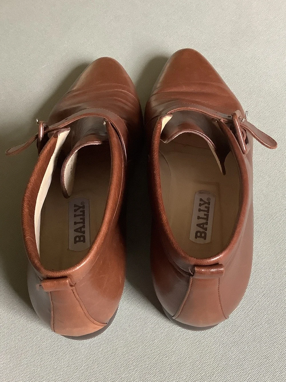 Bally elegant single